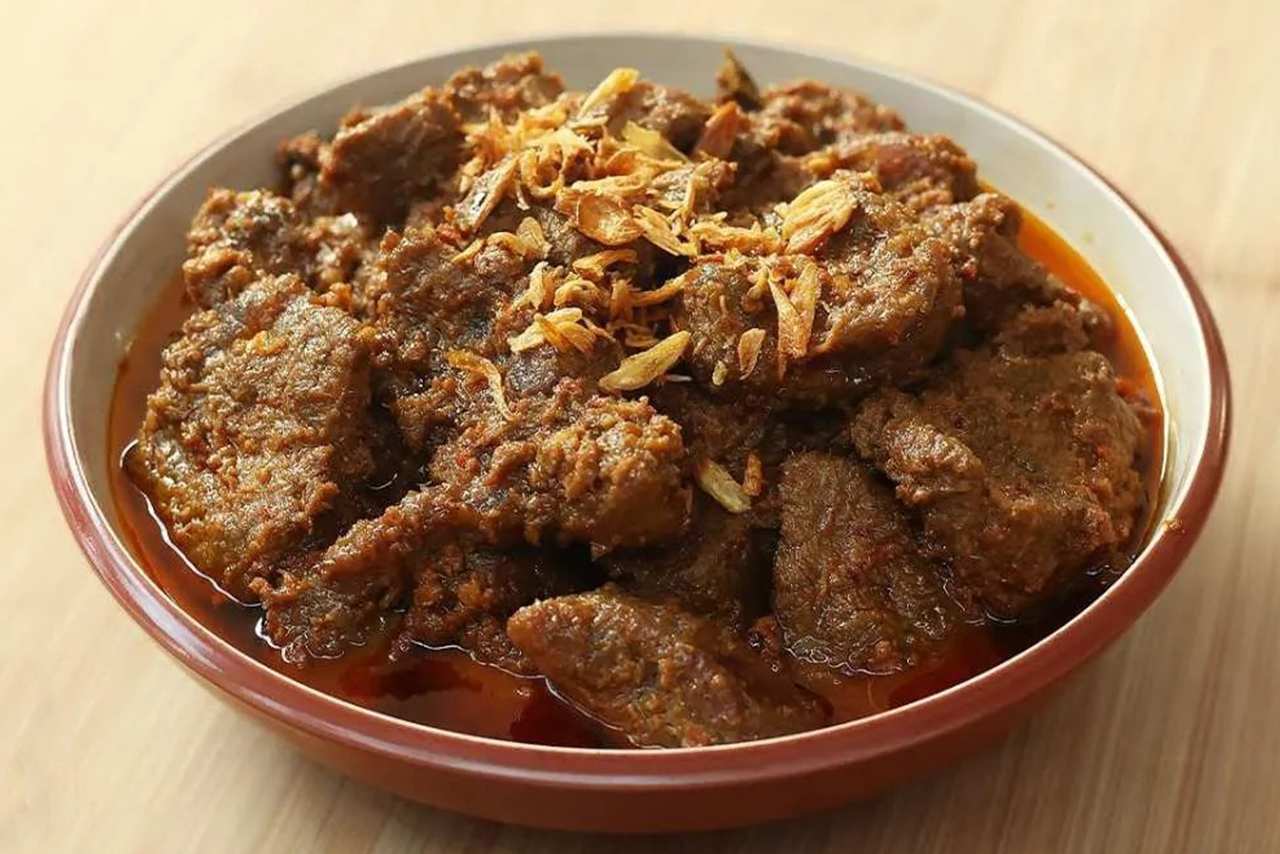 Rendang Sapi Khas Lebaran Anti Gagal Sajian Lezat dan Istimewa yang Otentik Disajikan di Hari Raya