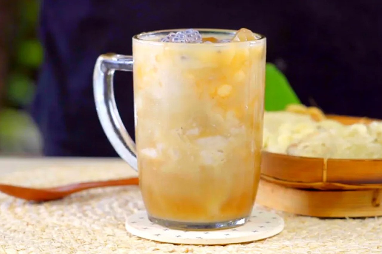 Resep Es Timun Suri Gula Aren dengan Biji Selasih Sajian Segar Pelapas Dahaga Berbuka Puasa