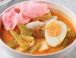 Resep Ketupat Sayur Betawi Sajian Tradisional yang Hangat dan Penuh Cita Rasa