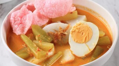 Resep Ketupat Sayur Betawi: Sajian Tradisional yang Hangat dan Penuh Cita Rasa