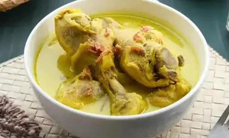 Resep Opor Ayam Kuah Kuning Menu Istimewa yang Bikin Momen Lebaran Makin Berkesan