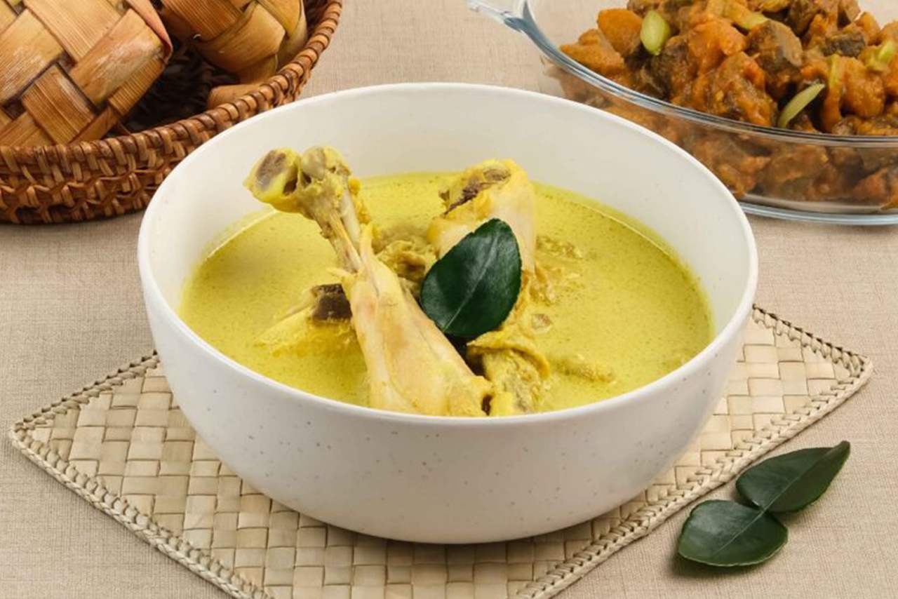 Sederhana dan Kaya Rasa: Resep Opor Ayam Kuah Santan Encer, Bikin Sajian Lebaran Ketupat Jadi Makin Lengkap 1 Sederhana dan Kaya Rasa Resep Opor Ayam Kuah Santan Encer Bikin Sajian Lebaran Ketupat Jadi Makin Lengkap