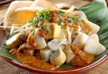 Simpel Namun Bergizi Resep Sahur Sehat Lontong Sambal Kacang Rendah Kalori