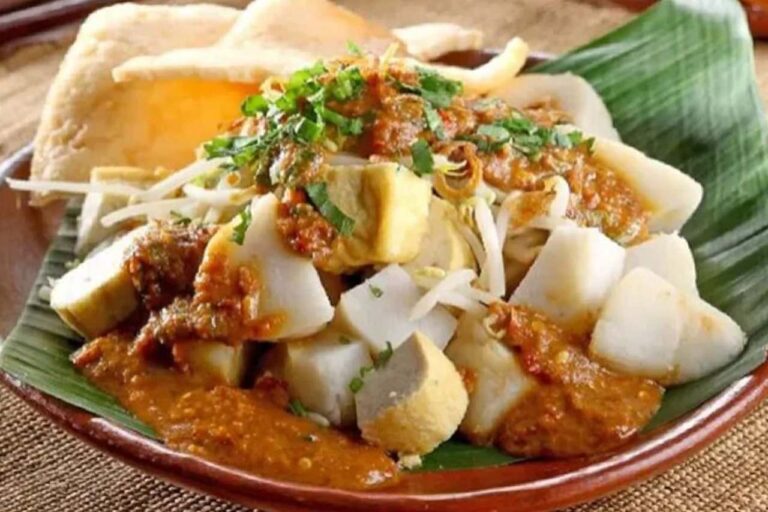 Simpel Namun Bergizi Resep Sahur Sehat Lontong Sambal Kacang Rendah Kalori