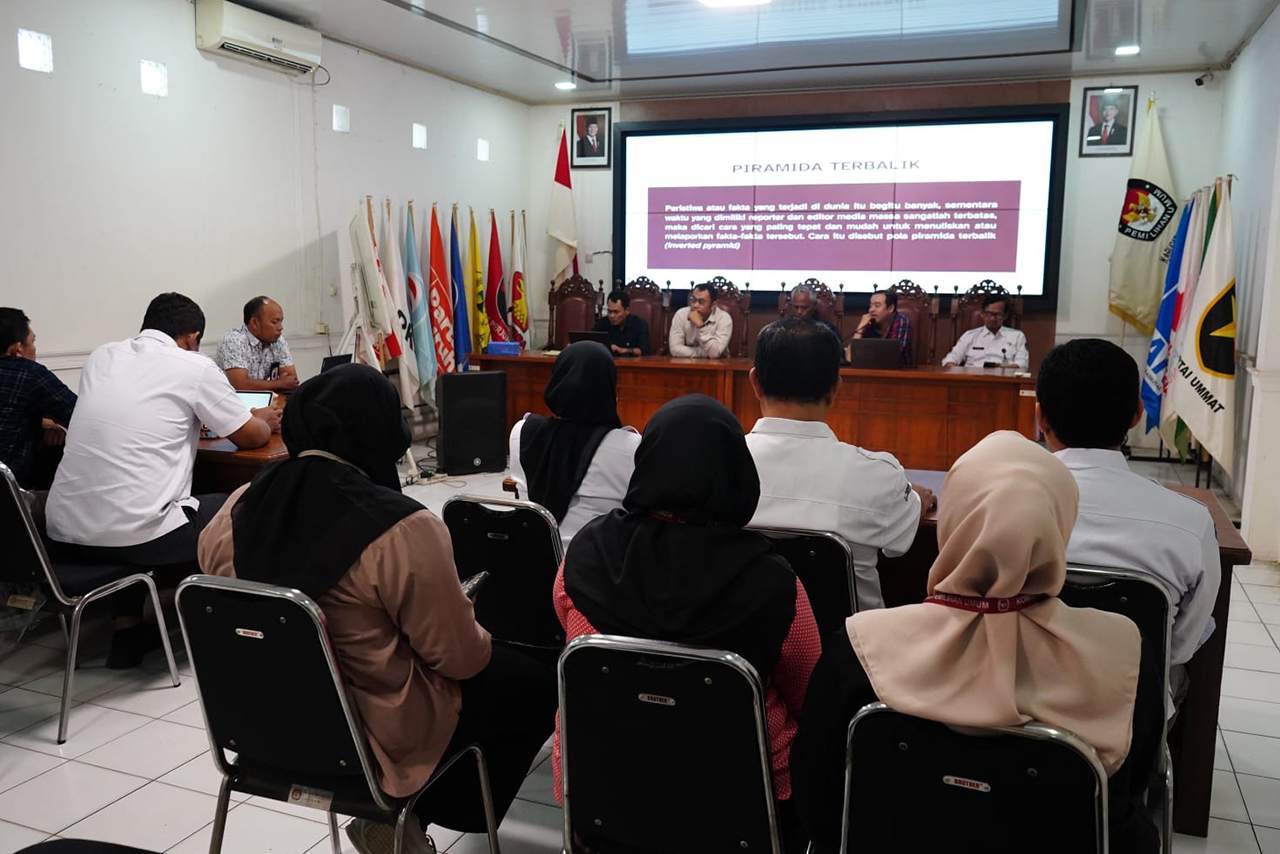 Tingkatkan Kualitas Informasi KPU Blora Bedah Teknik Penulisan Berita Lewat Ngaji Diri 2