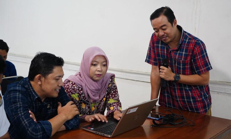 Tingkatkan Kualitas Informasi KPU Blora Bedah Teknik Penulisan Berita Lewat Ngaji Diri