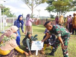 Peringati Hari Kartini TP PKK Blora Tanam Bibit Pohon dan Tebar Benih Ikan di Bendungan Randugunting