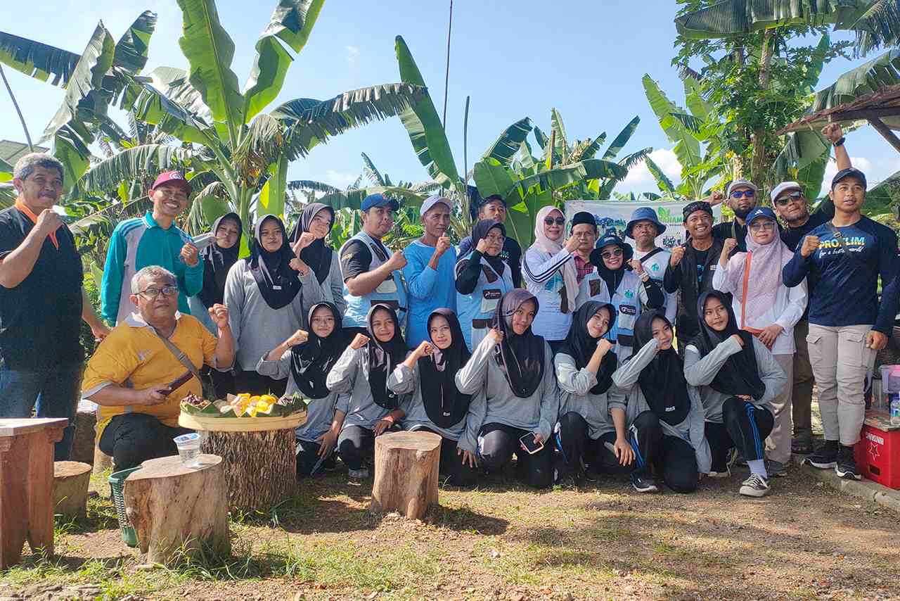 Reksa Wanamerta Komunitas Bumi Budaya Gelar Penanaman Pohon di Bantaran Kali Megalrejo 2