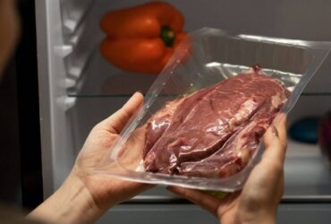Tips Aman Menyimpan Daging Kurban di Kulkas agar Tetap Higienis