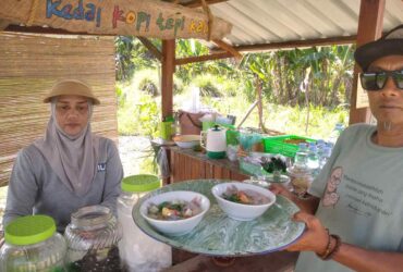 Es Campur Jadul Pelepas Dahaga yang Menghadirkan Kenangan Masa Lalu di Kedai Tepi Kali Cepu