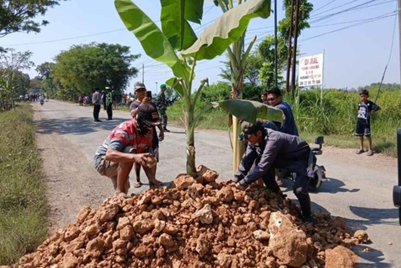 Tidak Ada Nilai Ekonomi Ahmad Lutfhi Sebut Perbaikan Jalan Cepu Randublatung Bukan Prioritas