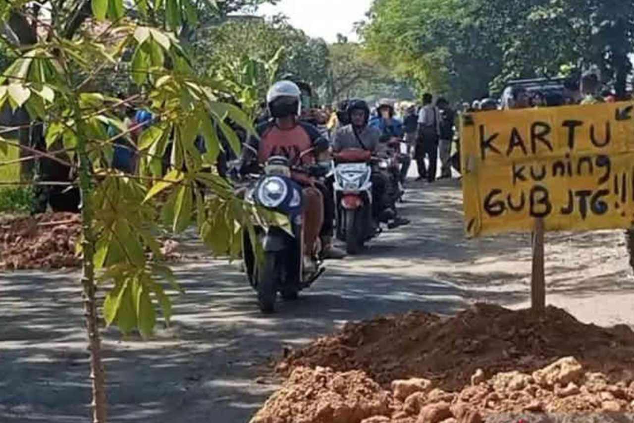 Usai VIRAL Jalan Cepu Randublatung Dapat Kucuran Dana Rp5,2 M untuk Perbaikan
