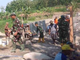 Wujudkan Impian Warga TNI dan Masyarakat Sambongwangan Cor Bersama Jembatan Aramco Randublatung