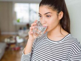 6 Manfaat Minum Air Hangat untuk Kesehatan