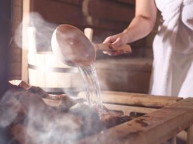Mandi Air Hangat Vs Sauna Mana yang Lebih Efektif untuk Kesehatan