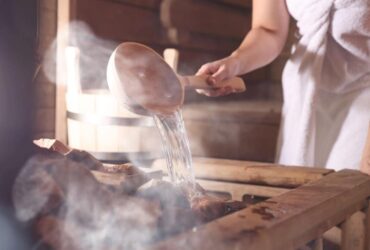 Mandi Air Hangat Vs Sauna Mana yang Lebih Efektif untuk Kesehatan