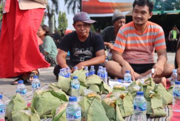 15.540 Sega Berkat Dibagikan dalam Tradisi Sedekah Bumi di Alun-alun Blora