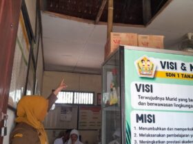 SDN 1 Tanjung Minim Fasilitas, Ruang Kelas Disekat, Bagian Atap Nyaris Ambrol