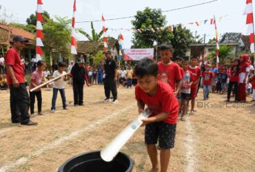 Unik dan Menarik Lomba 17an Estafet Kelereng dengan Sendok Raksasa atau Pipa Belah