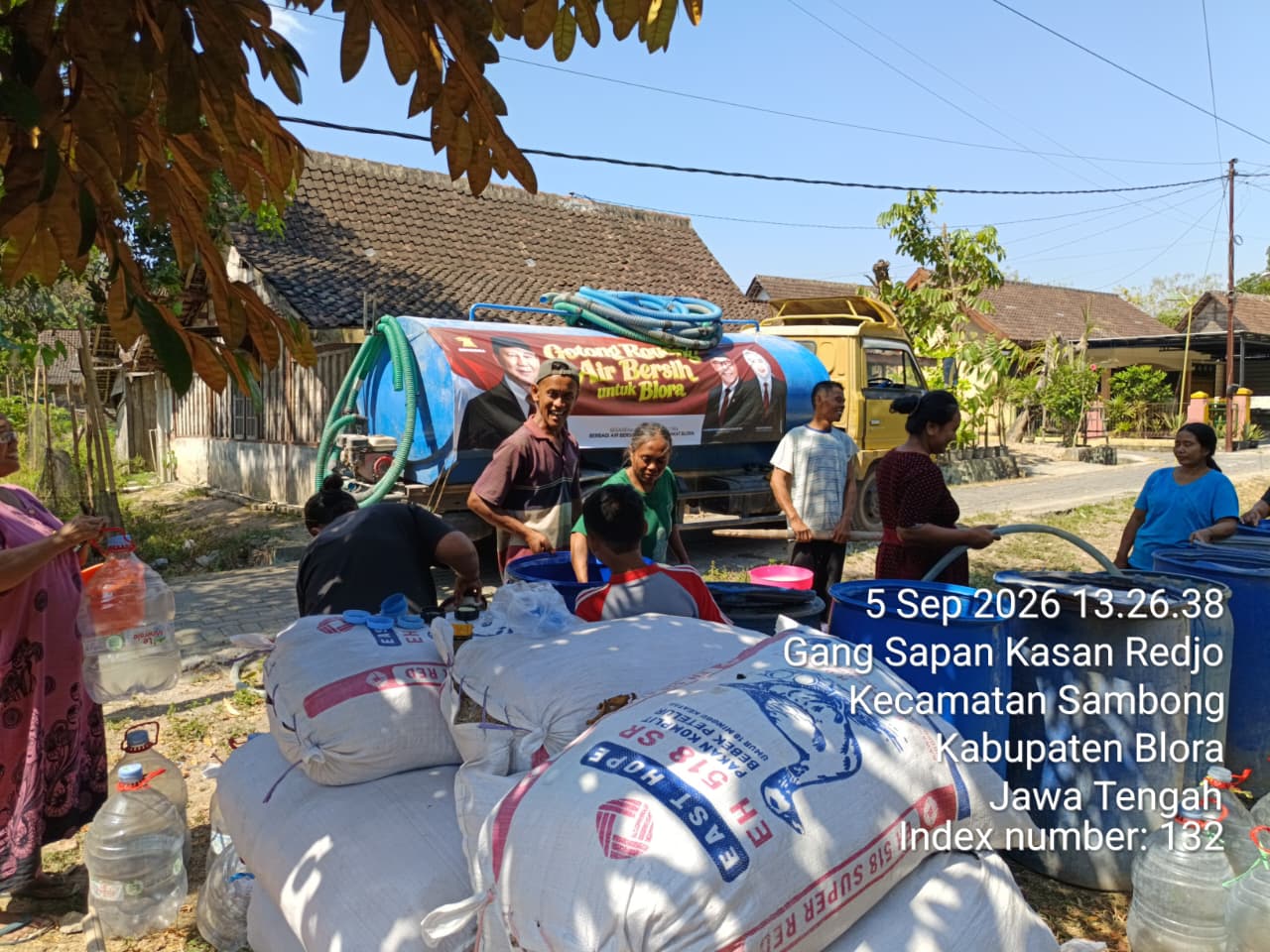 Gerindra Salurkan 20 Tangki Air Bersih di Cepu dan Sambong